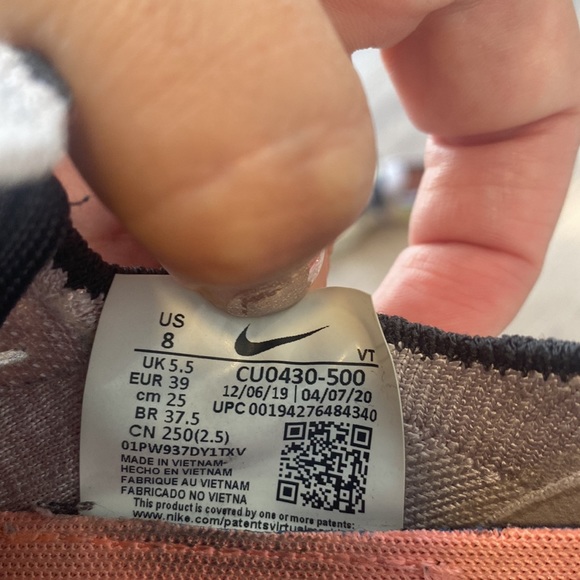 NIKE REACT SZ 8 WOMENS BEIGE W NEON COLORS GOOD COND - Picture 4 of 7